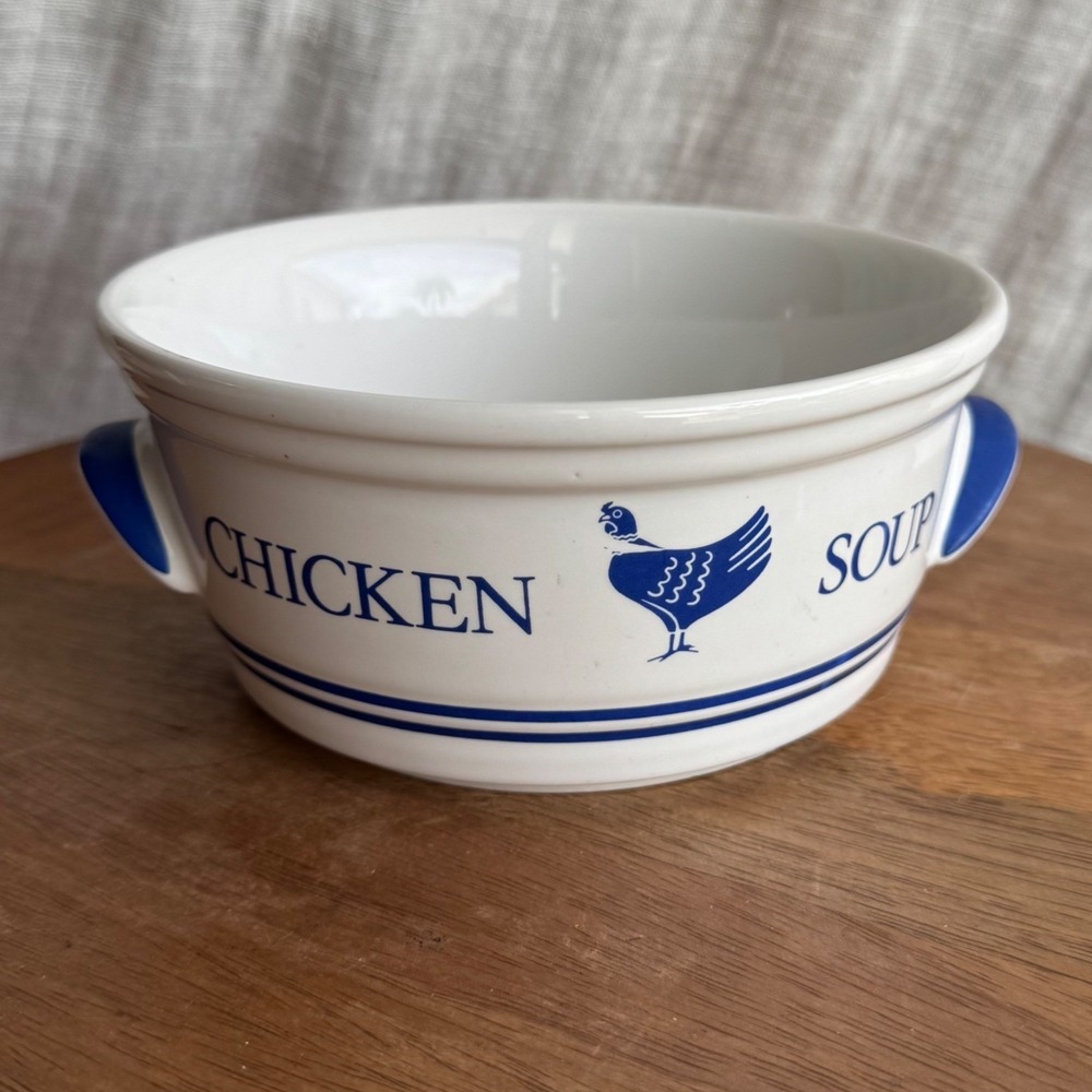 Vintage 1985 FTDA Chicken Soup Bowl with‎ Handles Blue White Ceramic Farmhouse